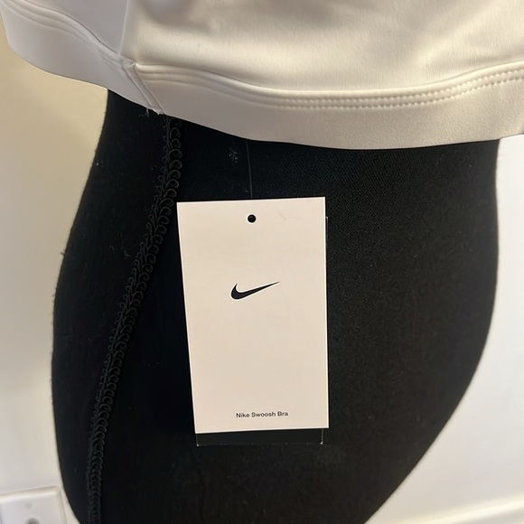 NWT Nike Swoosh Plus Size White Sports Bra Dri-fit Classic Style, Sz XXL - Picture 4 of 11